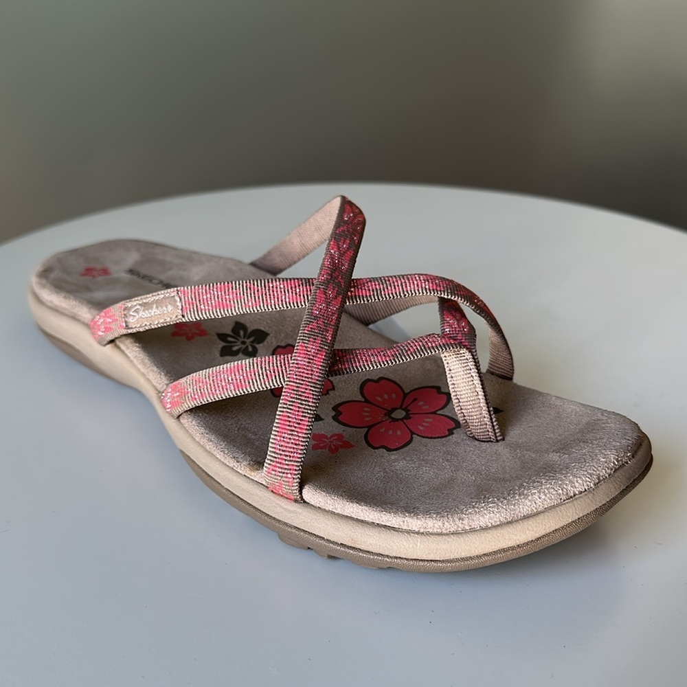 Sketchers Memory  Foam  Sandals  Strappy Flip Flops Thongs Cushioned Floral 8